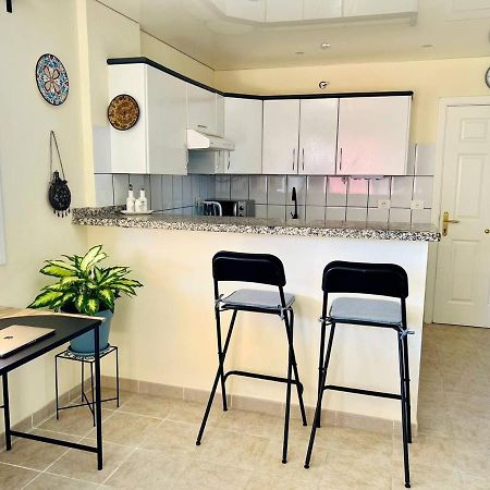 Apartamento Cozy Beachfront Flat With Pool & Panoramic Sea View Terrace Puerto de Santiago  Exterior foto