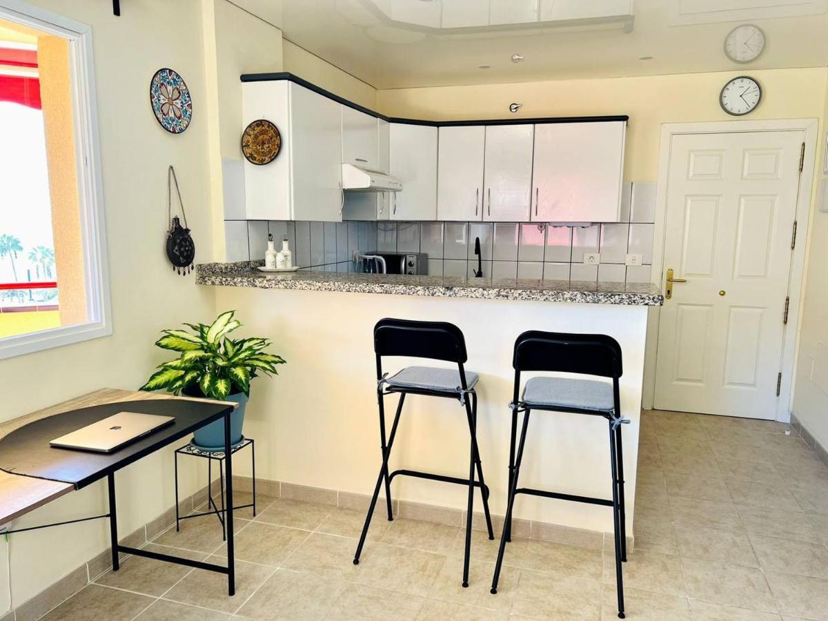 Apartamento Cozy Beachfront Flat With Pool & Panoramic Sea View Terrace Puerto de Santiago  Exterior foto